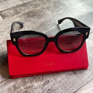 Fendi Roma Sunglasses black, gold